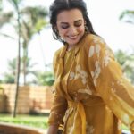 Dia Mirza Instagram - “क़दमों में तेरे जहान हैं” 💓🏍️🦋 Thank you for giving #DhakDhak your love and support 🙏🏻 #DhakDhakInCinemas Outfit Courtesy - @pallavisingh_arcvsh Jewellery Courtesy -@isharya Styled by @theiatekchandaney MUH @shraddhamishra8 Photos by @dhruv_dixit_serenity Managed by @shruti8711 @exceedentertainment JW Marriott Mumbai Juhu