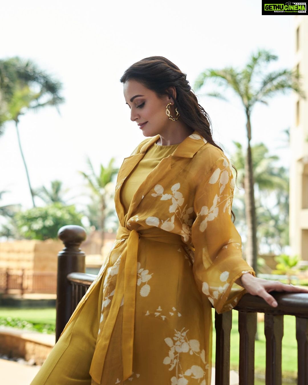 Dia Mirza Instagram - “क़दमों में तेरे जहान हैं” 💓🏍️🦋 Thank you for giving #DhakDhak your love and support 🙏🏻 #DhakDhakInCinemas Outfit Courtesy - @pallavisingh_arcvsh Jewellery Courtesy -@isharya Styled by @theiatekchandaney MUH @shraddhamishra8 Photos by @dhruv_dixit_serenity Managed by @shruti8711 @exceedentertainment JW Marriott Mumbai Juhu