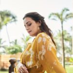 Dia Mirza Instagram - “क़दमों में तेरे जहान हैं” 💓🏍️🦋 Thank you for giving #DhakDhak your love and support 🙏🏻 #DhakDhakInCinemas Outfit Courtesy - @pallavisingh_arcvsh Jewellery Courtesy -@isharya Styled by @theiatekchandaney MUH @shraddhamishra8 Photos by @dhruv_dixit_serenity Managed by @shruti8711 @exceedentertainment JW Marriott Mumbai Juhu