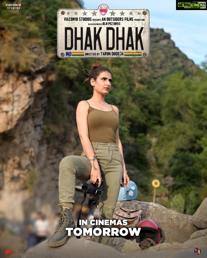 Dia Mirza Instagram - Friendship, adventure and an extraordinary journey of a lifetime! Our labour of love will be yours tomorrow 💓🏍🦋 Celebrate #NationalCinemaDay with #DhakDhak🐯Get your tickets from link in Bio 👆🏼 #RatnaPathakShah @fatimasanashaikh @sanjanasanghi96 @taapsee #KevinVaz @ajit_andhare @pranjalnk @aayush_blm @dudeja_sahaab @parijat_joshi @Viacom18Studios #OutsidersFilms @blmpictures @zeemusiccompany