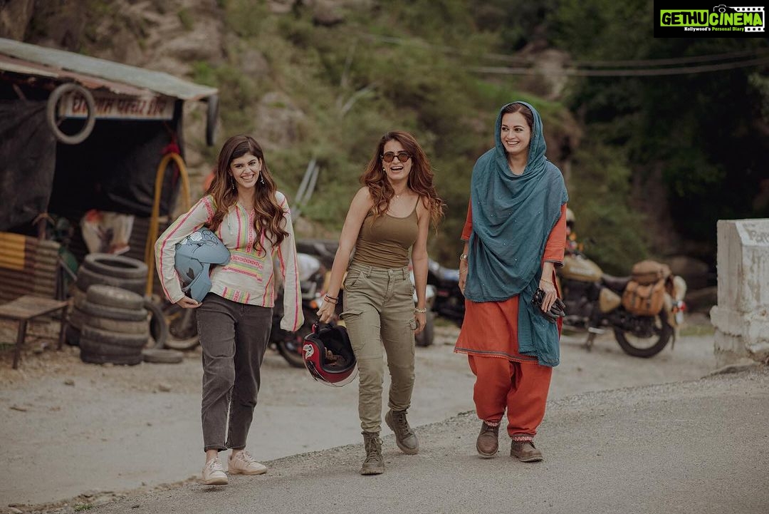 Dia Mirza Instagram - The journey of #DhakDhak would never be what it was if it wasnβt for these amazing women. Authentic, honest, hard working and so so FUN! Thank you for enriching my life with your generosity and thank you for making #DhakDhak a memory of a lifetime. My heart beats with joy each time I get to share space with each of you and this ride would never have been what it is if it wasnβt for you πποΈππ»π― #DhakDhak in Cinemas 13th October 2023 π @fatimasanashaikh @sanjanasanghi96 #RatnaPathakShah Photos by @khamkhaphotoartist π€ @taapsee @pranjalnk #OutsidersFilms @viacom18studios @ajit_andhare #KevinVaz @dudeja_sahaab @parijat_joshi