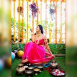 Digangana Suryavanshi Instagram - The birthday ritual❤️ #26 #princesse Makeup: @shapeyourface_withyj Hair: @makeoverbysejalthakkar Outfit: @kamli_fashion #diganganasuryavanshi