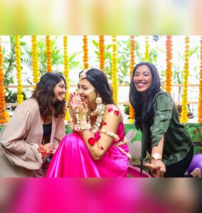 Digangana Suryavanshi Instagram - The birthday ritual❤️ #26 #princesse 

Makeup: @shapeyourface_withyj
Hair: @makeoverbysejalthakkar
Outfit: @kamli_fashion

#diganganasuryavanshi