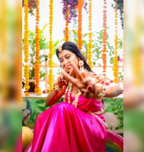 Digangana Suryavanshi Instagram - The birthday ritual❤️ #26 #princesse 

Makeup: @shapeyourface_withyj
Hair: @makeoverbysejalthakkar
Outfit: @kamli_fashion

#diganganasuryavanshi