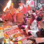 Digangana Suryavanshi Instagram - Ganga aarti at #harkipauri #haridwar 🙏🏻 😇 #jaimaagange Outfit @bibhaboutique Harki Podhi, Haridwar, Uttarakhand