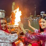 Digangana Suryavanshi Instagram – Ganga aarti at #harkipauri #haridwar 🙏🏻 😇
#jaimaagange 

Outfit @bibhaboutique Harki Podhi, Haridwar, Uttarakhand