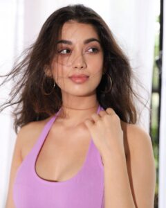 Digangana Suryavanshi Instagram - 🔮🖼💜

Photographer: @girish_rajput_photography
Makeup & Hair: @makeoverbysejalthakkar
Outfit: @kamli_fashion
Team: @greenlight_media 

#diganganasuryavanshi