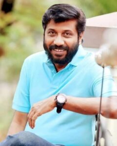 Dileep Instagram - സിനിമ ജീവിതത്തിൽ ഏറ്റവും കൂടുതൽ സ്വാധീനിച്ച വ്യക്തികളിൽ ഒരാൾ ,ഏത് പ്രതിസന്ധിയിലും ചിരിക്കുന്ന ആ മുഖം ഇനിയില്ല.  ഒരുപാട് ഓർമ്മകൾ ബാക്കിയാക്കി പ്രിയപ്പെട്ട സിദ്ദിക്ക വിട പറഞ്ഞിരിക്കുന്നു, എന്നെന്നും ഓർമ്മയിൽ മായാതെ മറയാതെ ആ ചിരി ഉണ്ടാവും..... പ്രിയപ്പെട്ട സിദ്ധിക്കാക്ക് ആദരാഞ്ജലികൾ🙏🏻🌹