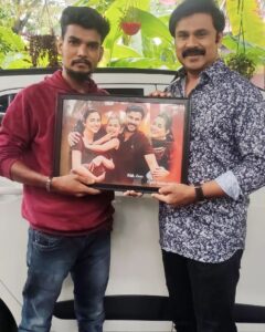 Dileep Instagram - ആരാധകനായ വിജീഷ് പാലേരി നൽകിയ സ്നേഹ സമ്മാനം 🙏💙