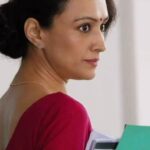 Dipannita Sharma Instagram - Look Ma I became you :) Even if for a shoot & I truly think it’s impossible to become you … you are unique & the love I see in your students for you , is proof . Although I was never your student in school ( thank god for that hahaha ) the life lessons from you have been instrumental in shaping me & Rumon ( we love you ) !!! Happy teacher’s day Ma & to all the wonderful , having - the - students’ - best -interest - at heart, hard working & committed teachers like you , out there . Please know that you are appreciated everyday . Thank you , for you … Also , I feel so happy that I got to play a teacher like my mom, in my latest project , a small but such a fulfilling one 🙏🏼♥️ My images by : @shutteradventure #happyteachersday #mommyandI #mommyship @krishnasharma7477 @arunimasharma_verma