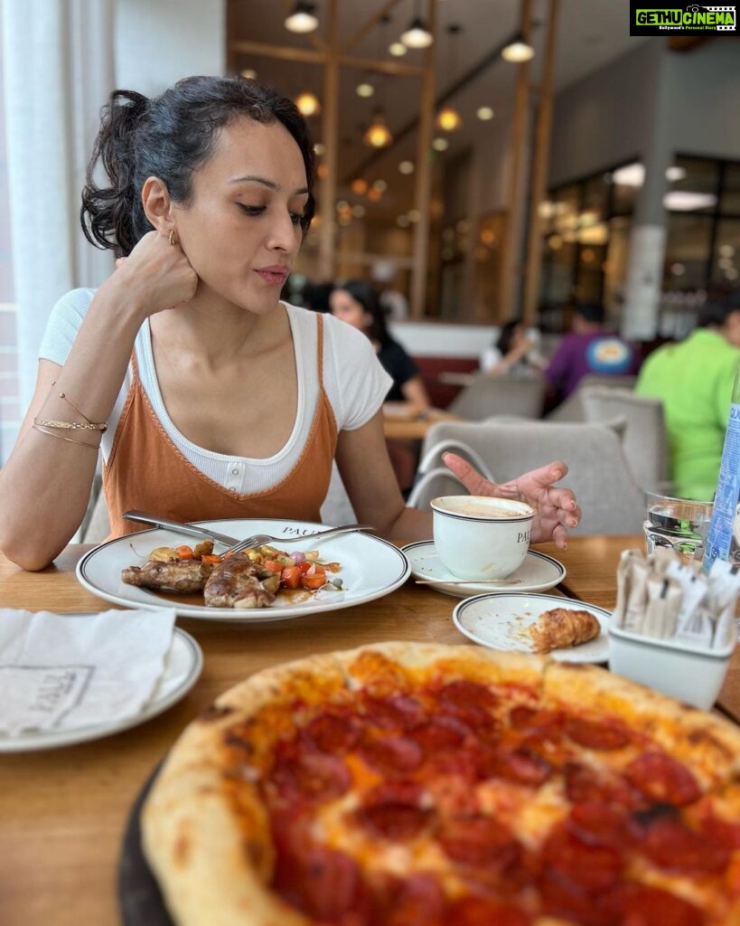 Dipannita Sharma Instagram - This Delhi trip … through some work , Dilsher & I battling dengue , viral ( twice ) respectively … few coffee & other moments . Barely met anyone . Not the usual trip … but then ‘flow’ is key . ♥️ #delhidiaries #backtothegrind