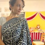 Dipannita Sharma Instagram - Ganesh Chaturthi moments at the #seths . A yearly tradition that we look forward to ! Thank you guys for the love & the most amazing food always . Kiran aunty , Seth uncle , @shru2kill , @dontpanic79 @therishabseth … ♥️ So good to see you @simplekaul & thank you for the solos ♥️ #ganeshchaturthi #ganeshmahotsav #tradition #sareelove