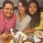 Dipannita Sharma Instagram - Stuffing ourselves & talking over each other kinda catch ups 😁♥️ the best !!! Warmth & love all around … @ankita_earthy @brainuse @milindrunning @shishiradmane Missed you @dilsheratwal P.S - when we meet we meet in succession otherwise we don’t meet at all hahaha. Here’s to meeting sooner this time . #catchups #weekends #afternoons