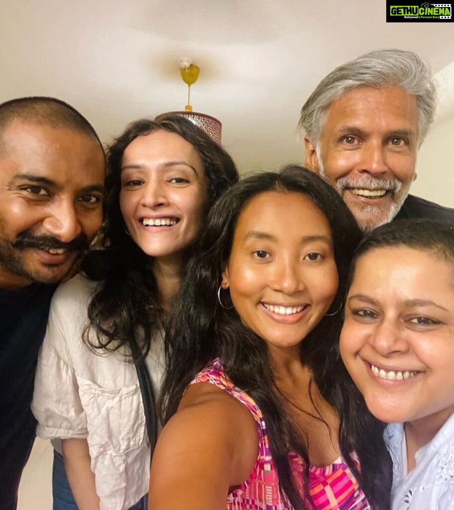 Dipannita Sharma Instagram - Stuffing ourselves & talking over each other kinda catch ups 😁♥️ the best !!! Warmth & love all around … @ankita_earthy @brainuse @milindrunning @shishiradmane Missed you @dilsheratwal P.S - when we meet we meet in succession otherwise we don’t meet at all hahaha. Here’s to meeting sooner this time . #catchups #weekends #afternoons