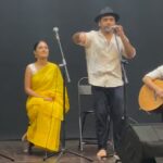 Dipannita Sharma Instagram - A mesmerising musical evening . So glad I could make it for this unmissable event called #yayavar … please swipe left to discover some amazingly remarkable talents. Couldn’t believe this was their first show ! @kavipandit you are exceptional ( & thank you for making me a part of your very first show ) . I wish you many many more . All the success & all the happiness . What a team , each one of them unique , fabulous . Here’s to all of you … it was an evening that fed the soul . Thank you all ✨ @raginipratap @amrita.bagchi @samchandel @hi5ankit @tamalpandey Outfit : traditional Assamese #MekhelaSador mixnmatch from my wardrobe #Mumbaievening #foodforsoul