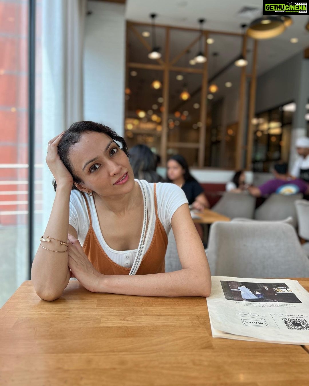 Dipannita Sharma Instagram - This Delhi trip … through some work , Dilsher & I battling dengue , viral ( twice ) respectively … few coffee & other moments . Barely met anyone . Not the usual trip … but then ‘flow’ is key . ♥️ #delhidiaries #backtothegrind