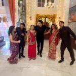 Dipika Chikhlia Instagram - Filmy Family. #dhartiputranandini @anujjahluwalia3 sorry couldn’t collab you bro . . . #tvshow #dailysoap #bollywood #amanjaiswal #mohabbatein #trending #reelsinstagram #reelitfeelit Mumbai, Maharashtra