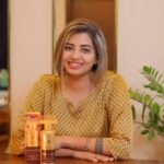 Disha Madan Instagram - It’s never easy to maiantain a good hair regime with all that’s happening around. Kids, shoot, travel, etc etc. But, with all the stress around I am so grateful I found @indulekha_care Bringha Hair Oil at the right time. This has shown me amazing results in such short time. It includes the effective ayurvedic ingredients like bringha, brahmi & virgin coconut oil. This oil will not only reduce hair fall but also promote hair growth. This oil is a must try if you are suffering from hair fall too! #AD #IndulekhaBringhaHairOil #HairCare #Indulekha #AyurvedicOil #IndulekhaPartner