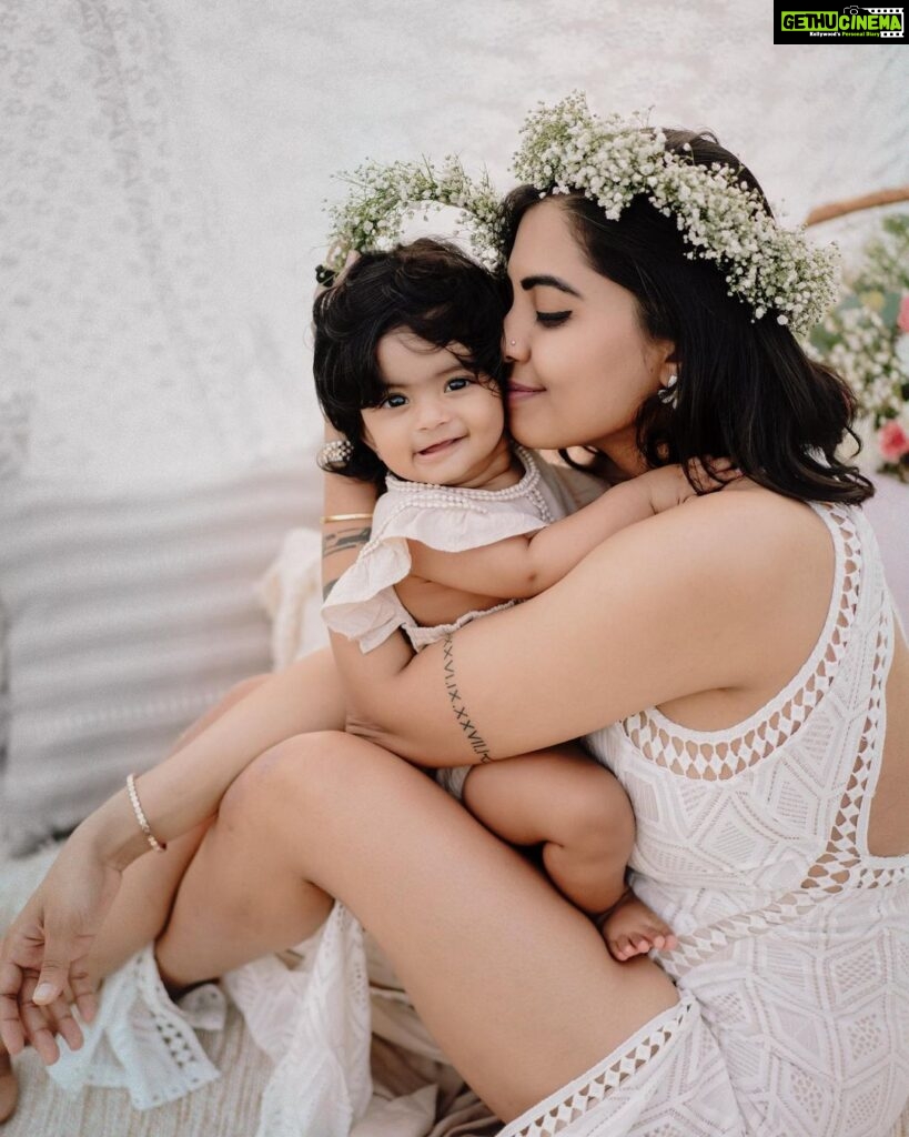 Disha Madan Instagram - Mother’s Day is everyday for me ♥️ So blessed to have my two wonderful babies ✨ My dear Vian & Avira, thank you for choosing me! Mimi loves you 🤍