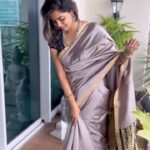 Disha Madan Instagram - #SixYards - My love for silk sarees never ends! Here is a beautiful Dharmavaram saree you can’t miss to checkout today! Can you see how similar Dharmavaram is to Kanjeevaram yet so different? ✨