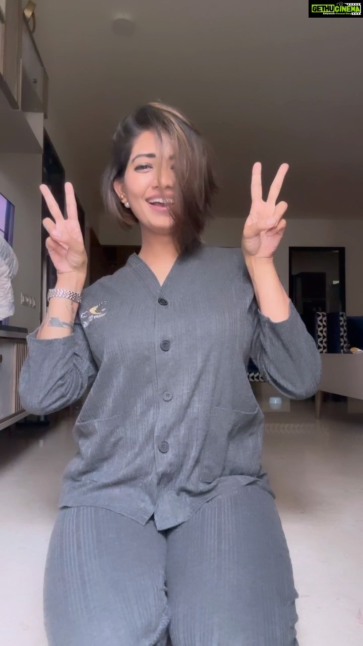 Disha Madan Instagram - Not sorry for wearing my night suit in the day & making this reel 🙈 #makeba