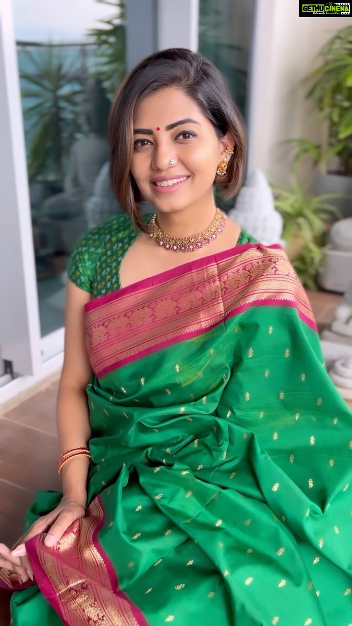 Disha Madan Instagram - #SixYards - 3 sarees that are most favourite to me! You will be surprised to see my grandmother, mother and mother-in-law’s gorgeous wedding sarees ♥️ Do you also cherish wearing treasured saree like these? ✨