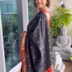 Disha Madan Instagram - #SixYards - talking about this gorgeous Paithini saree 🖤 Don’t you love the bold gold border here? Have a contrast or a matching blouse ready and you are set to rock this ethnic look! ✨ PS - this is my mother-in-law’s saree ♥️