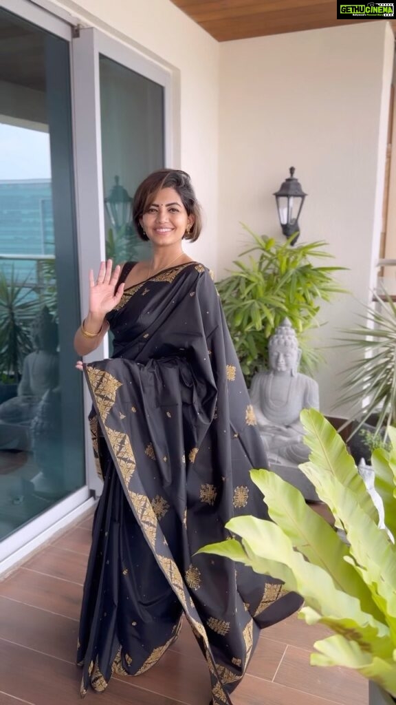 Disha Madan Instagram - Welcome to Season 2 of #SixYards and today’s episode is on styles of saree embroidery! ♥️ We all love embroidery on sarees and when each knot has a story to tell - isn’t it interesting to know? ✨ #SixYards