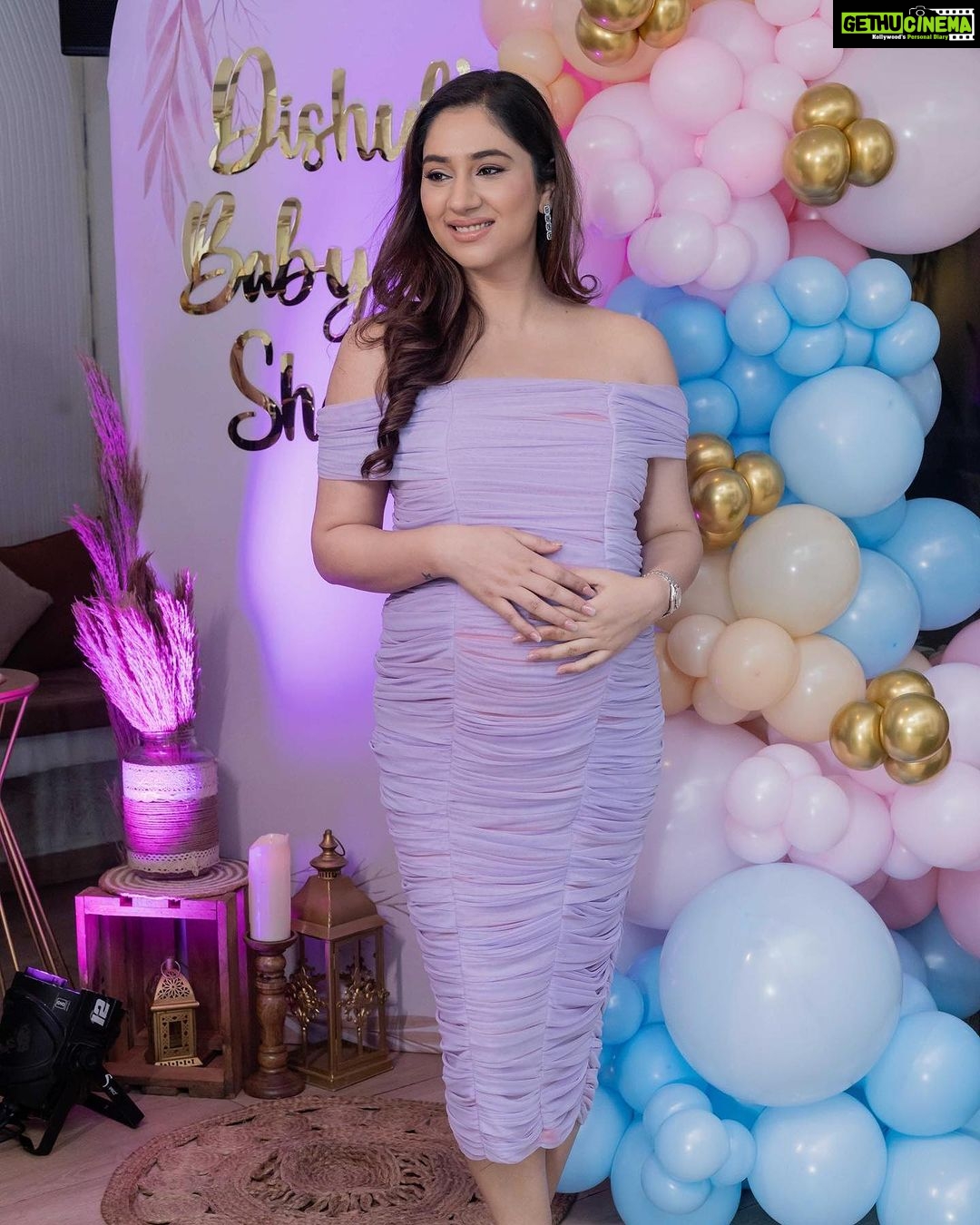 Disha Parmar Instagram - ππ Styled by- @stylebyriyajn Team- @style_deintrepide Outfit- @vivababe_rent Jewellery - @miranabymegha Γ @affiliates_pr MUA - @aditimakeupartist Hair - @sunil_celebrity_stylist πΈ - @loveandmemories_5