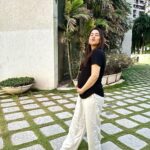Disha Parmar Instagram - When boredom hits.. you 📸 #GrowingAndGlowing