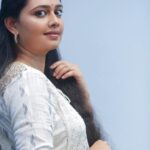 Divya Padmini Instagram - 🎬 Photography: @vipinkattappana make up. : @purplepines_kattappana
