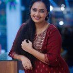 Divya Padmini Instagram - 🤎🤎 Thank you @purplepines_kattappana ❤️ . . . Location: @first_steps_ktpna make up: @purplepines_kattappana 📸 : @vipinkattappana #liketotakepics #selflove #kattappana #hometown #photography #divyavishwanath