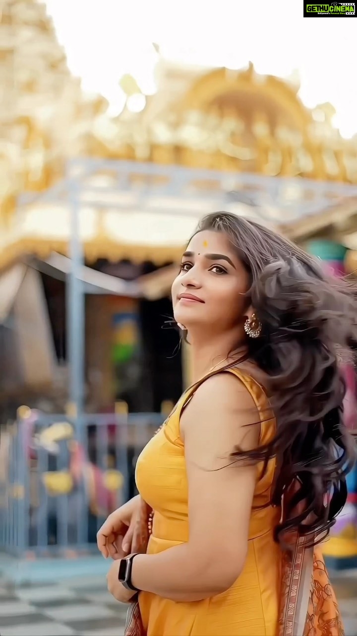 Divya Uruduga - 162.3K Likes - You glow differently when you have good people with good intentions in your life✨🪷
💛🖤
Outfit: @pixie_yard_couture_studio 💃
📸: @blackpearlstudios.in 😎
#divyauruduga #divyau #du #D #uruduga #DU #DUvians #thirthahalli #d #shivamoga #kpdu #arviya #arviyans #arya #preetiirali #live #love #laugh #peace #positivity #🧿