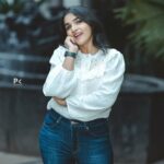 Divya Uruduga Instagram - Habba gammatha??!! You know what? When I was a kid I use to call Ganesha as ‘GAMPATHI’ what did you call him?? Happy Ganesha Chaturthi you guys♥️🥳✨ may the lord Vinayaka fulfil all your dreams and wishes 🥳💃 ‘GanapathiBappa Morya’🥳 💛🖤 📸: @pkstudiophotography #divyauruduga #divyau #du #D #uruduga #DU #DUvians #thirthahalli #d #shivamoga #kpdu #arviya #arviyans #arya #preetiirali #live #love #laugh #peace #positivity #🧿