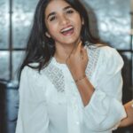 Divya Uruduga Instagram - Habba gammatha??!! You know what? When I was a kid I use to call Ganesha as ‘GAMPATHI’ what did you call him?? Happy Ganesha Chaturthi you guys♥️🥳✨ may the lord Vinayaka fulfil all your dreams and wishes 🥳💃 ‘GanapathiBappa Morya’🥳 💛🖤 📸: @pkstudiophotography #divyauruduga #divyau #du #D #uruduga #DU #DUvians #thirthahalli #d #shivamoga #kpdu #arviya #arviyans #arya #preetiirali #live #love #laugh #peace #positivity #🧿