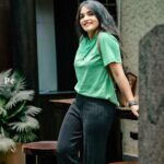 Divya Uruduga Instagram - Your clothes doesn’t have to shine when your smile can!✨ 💛🖤 📸: @pkstudiophotography 😎 #divyauruduga #divyau #du #D #uruduga #DU #DUvians #thirthahalli #d #shivamoga #kpdu #arviya #arviyans #arya #preetiirali #live #love #laugh #peace #positivity #🧿