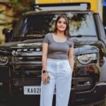 Divya Uruduga Instagram - Special mention to my phone and my pocket!! They are helping me generously to pose🤪 💛🖤 📸: @pkstudiophotography 😎 #divyauruduga #divyau #du #D #uruduga #DU #DUvians #thirthahalli #d #shivamoga #kpdu #arviya #arviyans #arya #preetiirali #live #love #laugh #peace #positivity #🧿