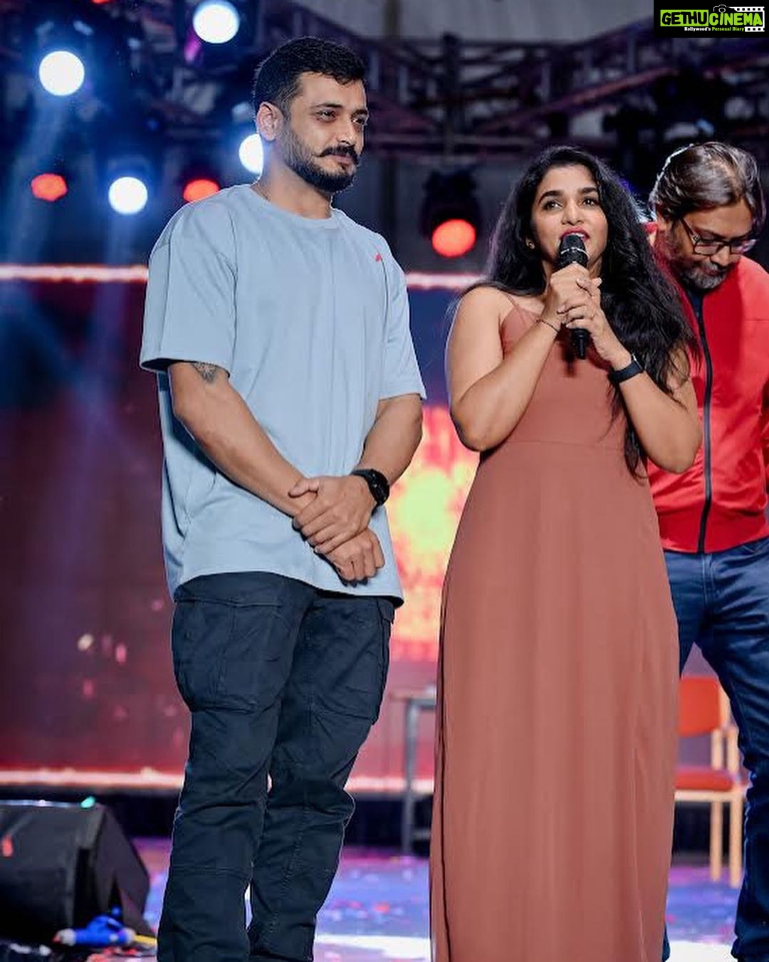 Divya Uruduga Instagram - Yesterday was all about Love, warmth, and Energy. 🥳💃🫶🏻 Thank you Mysore♥️🤗 📸: @nikhil_creationss NaveenGowda 💛🖤 #divyauruduga #divyau #du #D #uruduga #DU #DUvians #thirthahalli #d #shivamoga #kpdu #arviya #arviyans #arya #preetiirali #live #love #laugh #peace #positivity #🧿