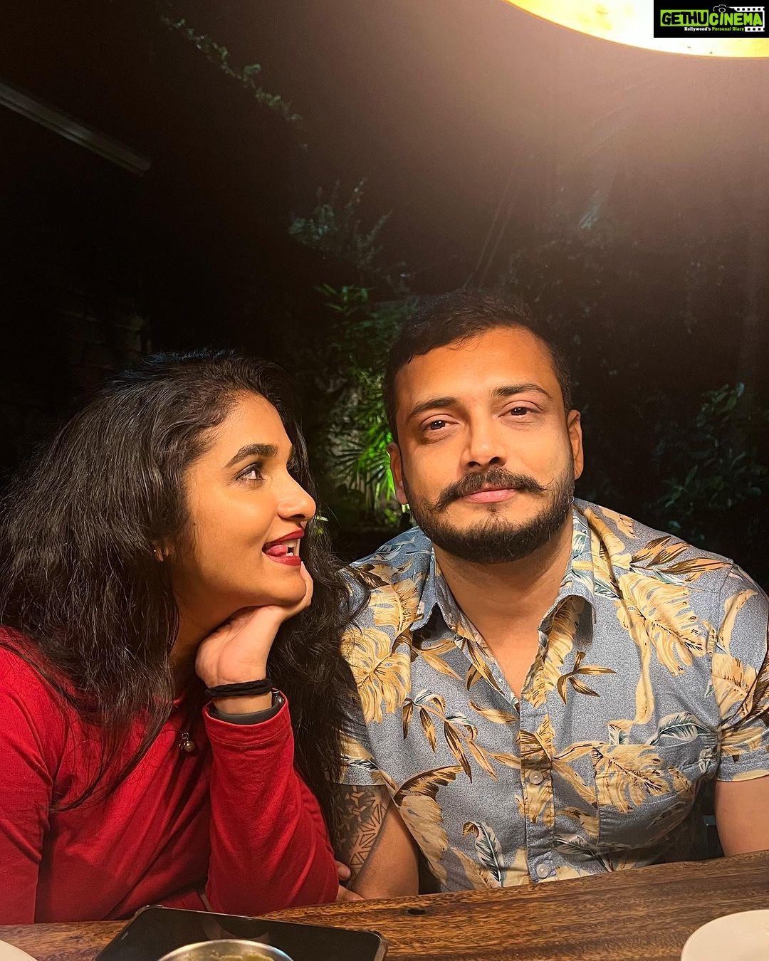 Divya Uruduga Instagram - Food, fun, friends kinda day!! π»π₯³πβ₯οΈπ½ @aravind_kp @shreyababu_official @mayurikyatari π ππ€ #divyauruduga #divyau #du #D #uruduga #DU #DUvians #thirthahalli #d #shivamoga #kpdu #arviya #arviyans #arya #preetiirali #live #love #laugh #peace #positivity #π§Ώ