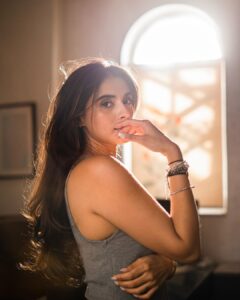 Divyansha Kaushik Instagram - 🌝🌚