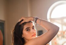 Divyansha Kaushik Instagram - 🌝🌚