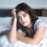 Divyansha Kaushik Instagram - Long time no see? 👀 Shot by @the_pixel_farmer Hmua @pratikshamuchandikar 🌸