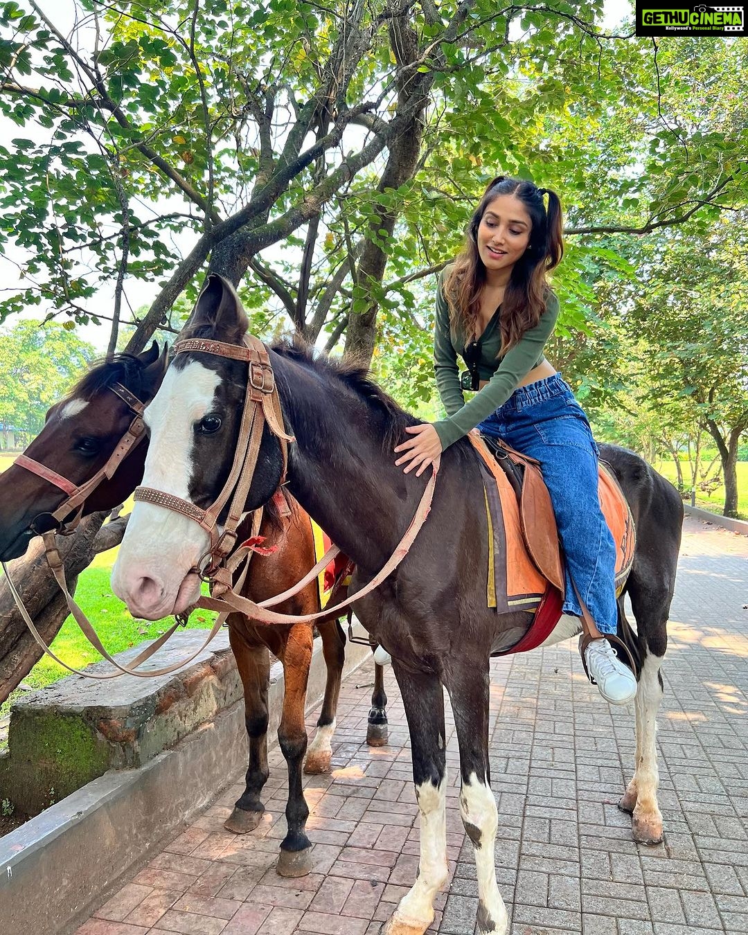 Donal Bisht Instagram - With Family is the Best Time is all I need always 🥰❤️ . . . . . @urivergatekarjat . . . . . . . . . . . . . . . . . . . . . #girl #travel #diva #hot #explore #donalbisht #elegence #instagood #instamood #goodvibes #happy #location #pictureoftheday #best #beautiful #dress #love #fun #instagram #instamood #instalike #blessed #actor #lifestyle #vacay #glam #beautiful #looks #morning #family #location #green Karjat