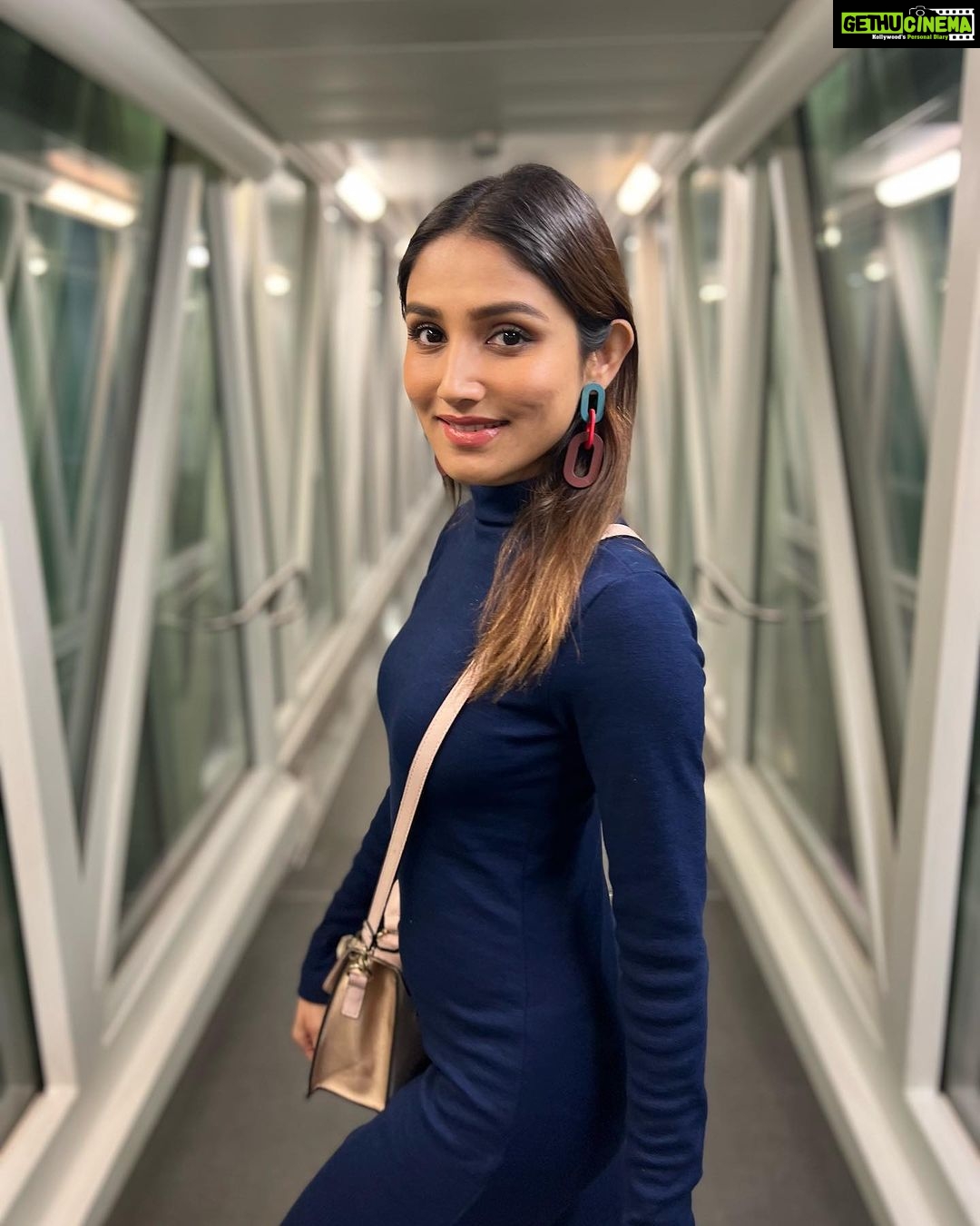 Donal Bisht Instagram - Airport life 🫰🏻✈️ . . . . . . . . . . . . . . . . . . . . . #girl #travel #diva #hot #explore #donalbisht #elegence #instagood #instamood #goodvibes #happy #location #pictureoftheday #best #beautiful #dress #love #pink #instagram #instamood #instalike #blessed #actor #lifestyle #vacay #glam #beautiful #looks #morning