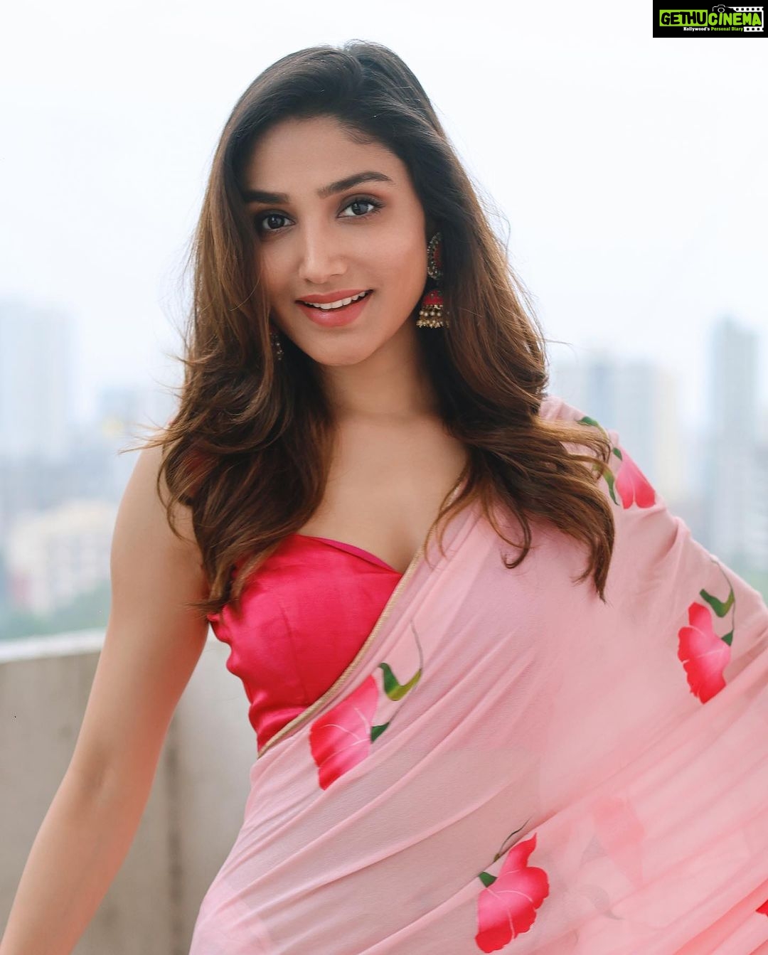 Donal Bisht Instagram - Happy Ganesh Chaturthi to everyone 🌸🫶 . . . . . . . . . . . . . . . . . . . . . . . @vishwasgonsalves @littlepuffsofhappiness @styleitupwithraavi @rang_by_shilpa @manalirawat @dour.mie . . . . . . . . #girl #wonderland #diva #hot #explore #donalbisht #elegence #instagood #instamood #goodvibes #happy #location #pictureoftheday #best #beautiful #dress #love #pink #instagram #instamood #instalike #blessed #actor #ganeshchaturthi #lifestyle #beauty #glam #beautiful #looks #photoshoot #morning