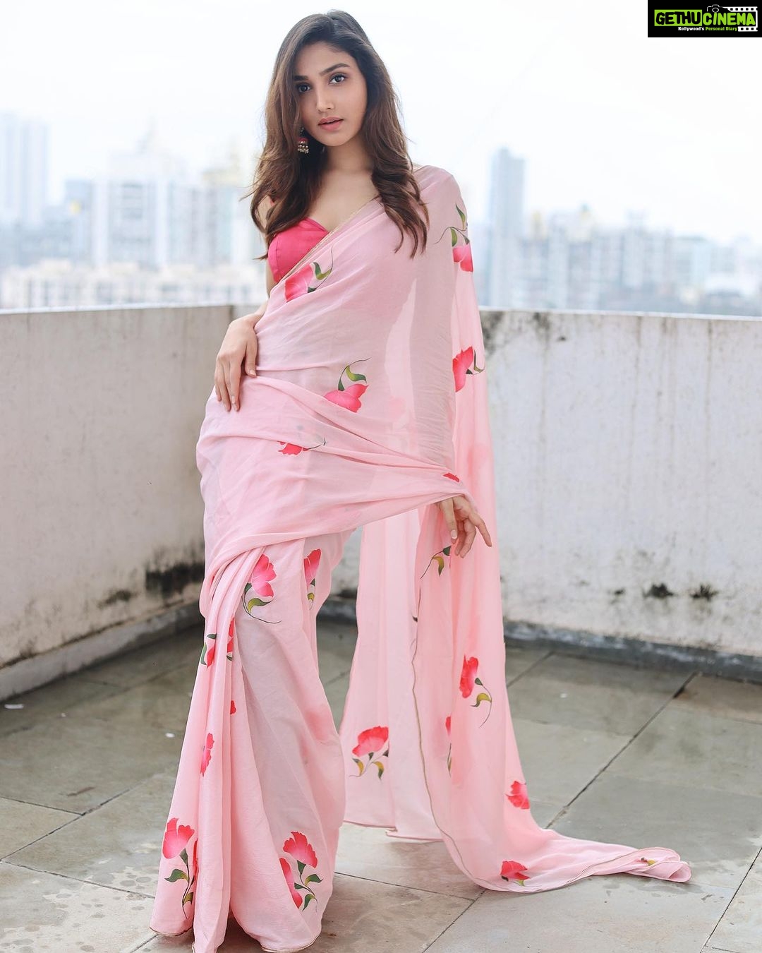 Donal Bisht Instagram - Happy Ganesh Chaturthi to everyone 🌸🫶 . . . . . . . . . . . . . . . . . . . . . . . @vishwasgonsalves @littlepuffsofhappiness @styleitupwithraavi @rang_by_shilpa @manalirawat @dour.mie . . . . . . . . #girl #wonderland #diva #hot #explore #donalbisht #elegence #instagood #instamood #goodvibes #happy #location #pictureoftheday #best #beautiful #dress #love #pink #instagram #instamood #instalike #blessed #actor #ganeshchaturthi #lifestyle #beauty #glam #beautiful #looks #photoshoot #morning
