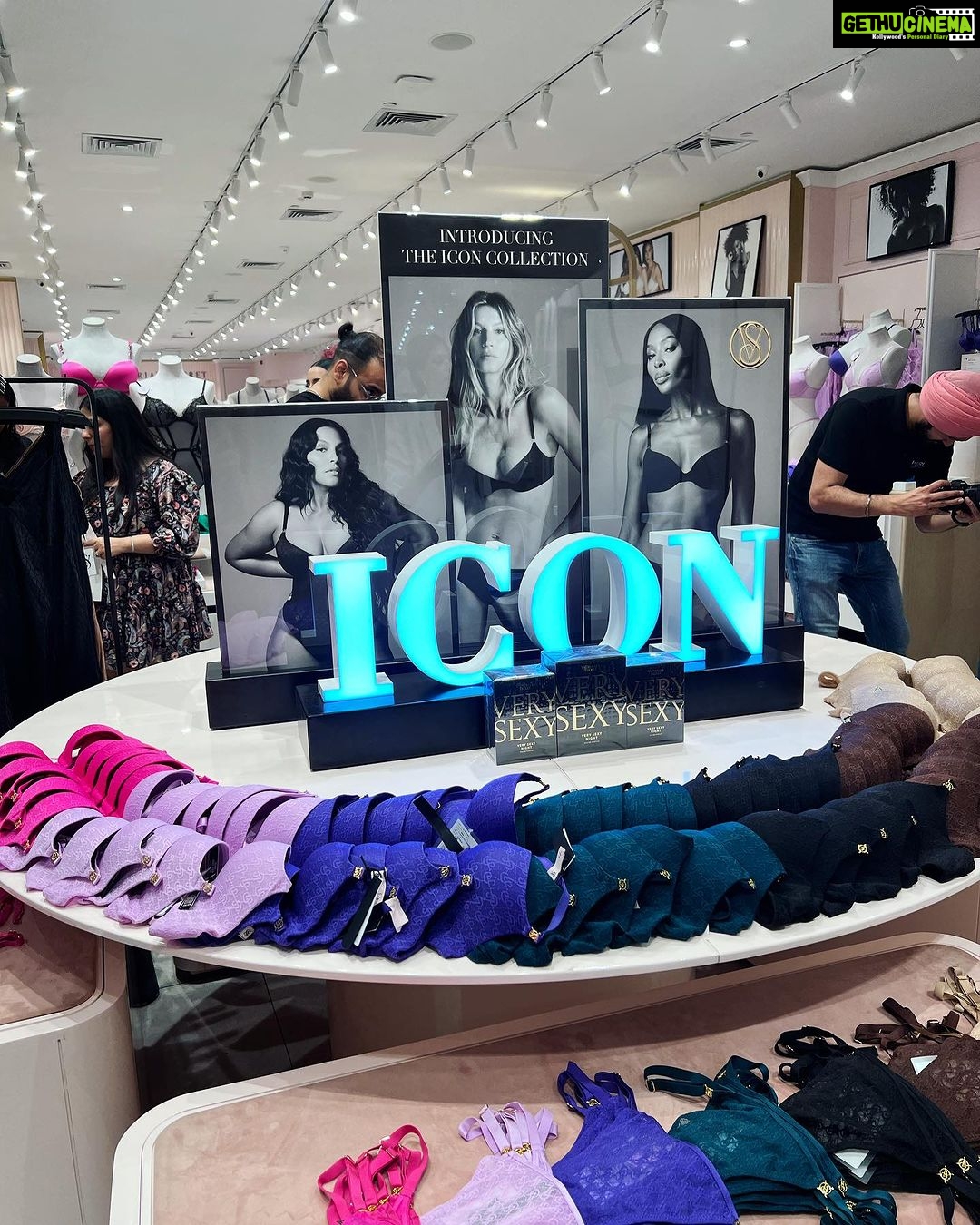 Donal Bisht Instagram - It's ICONic.⚡ Victoria's Secret has launched their Icon collection that celebrates the shape of you! You know what's interesting? It comes with custom-lift technology that changes with your cup size. It's not just a title, it's an identity. Icons aren't just born, they are sculpted by their journey. ✨ #YoureAnIcon #VSLovesIndia @victoriassecretIndia @vspinkindia Victoria's Secrets