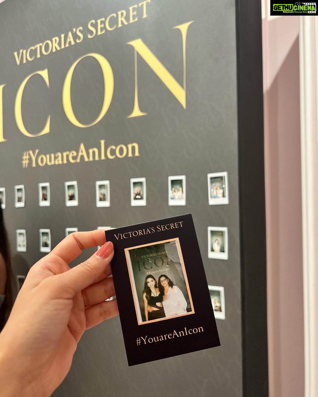 Donal Bisht Instagram - It's ICONic.⚡ Victoria's Secret has launched their Icon collection that celebrates the shape of you! You know what's interesting? It comes with custom-lift technology that changes with your cup size. It's not just a title, it's an identity. Icons aren't just born, they are sculpted by their journey. ✨ #YoureAnIcon #VSLovesIndia @victoriassecretIndia @vspinkindia Victoria's Secrets