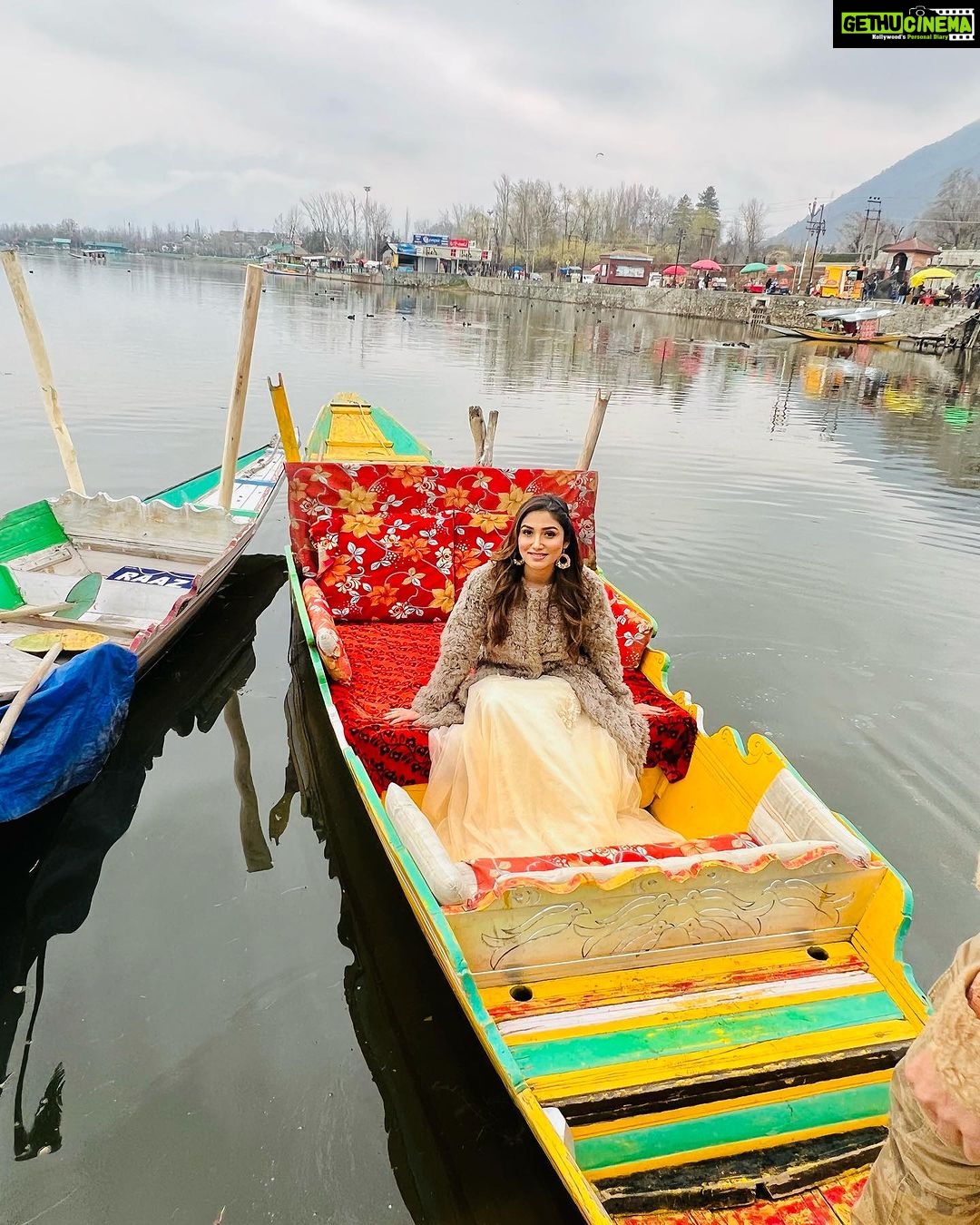 Donal Bisht Instagram - #kashmir #bts ❤️🫶 . . . . . . . . . . . . . . . . . . . . #girl #travel #diva #hot #explore #donalbisht #elegence #instagood #instamood #goodvibes #happy #location #pictureoftheday #best #beautiful #dress #love #pink #instagram #instamood #instalike #blessed #actor #lifestyle #vacay #glam #beautiful #looks #morning