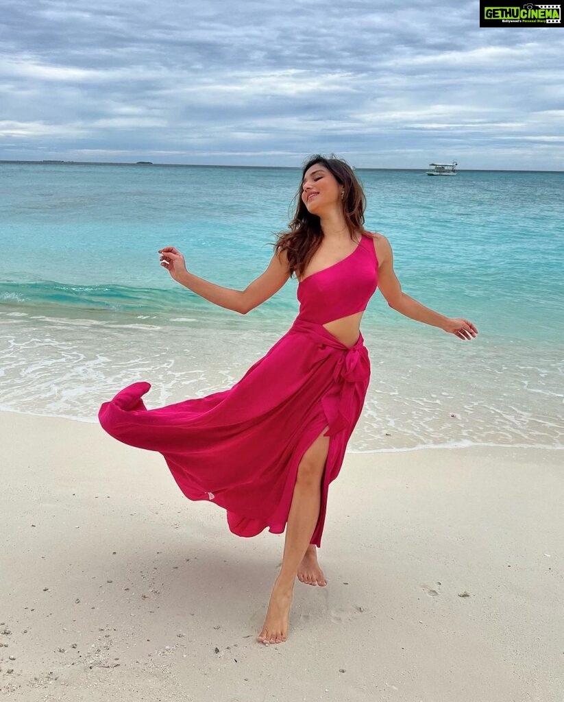 Donal Bisht Instagram - Butterfly in ocean !! . . . . . . . . . . . . . . . . . . . . . . . . . . . @littlepuffsofhappiness @thecraftedcandy @gunusahni . #girl #sea #travel #diva #hot #explore #donalbisht #elegence #instagood #instamood #goodvibes #happy #location #pictureoftheday #best #beautiful #dress #love #pink #instagram #instamood #instalike #blessed #actor #beach #lifestyle #vacay #glam #beautiful #looks #maldives #morning Maldives